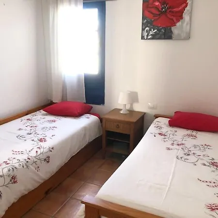 Two Bedroom Apartment With A Communal Pool In Puerto Calero شقة بْوُرتو كاليرو