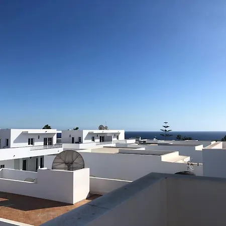 Two Bedroom Apartment With A Communal Pool In Puerto Calero Apartamento *