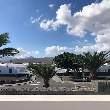 Two Bedroom Apartment With A Communal Pool In Puerto Calero *