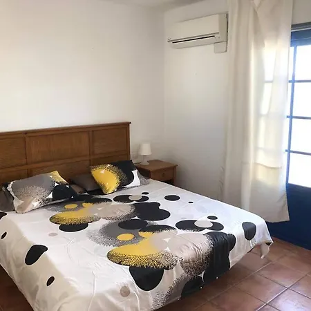 Two Bedroom Apartment With A Communal Pool In Puerto Calero 公寓 *