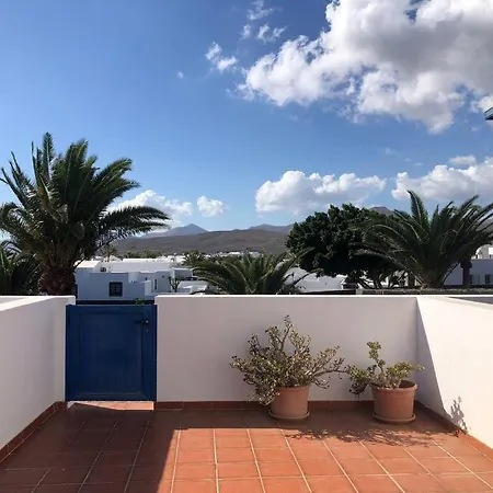 Two Bedroom Apartment With A Communal Pool In Puerto Calero 公寓 卡列罗港
